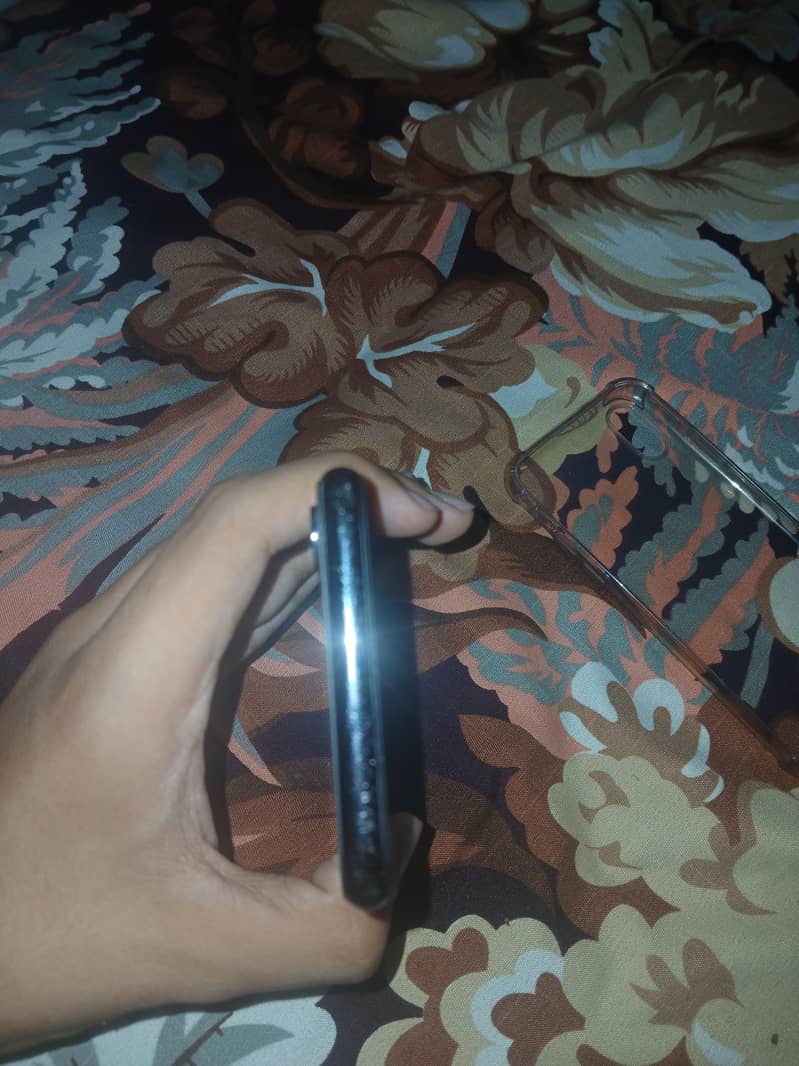 Apple iPhone X 5