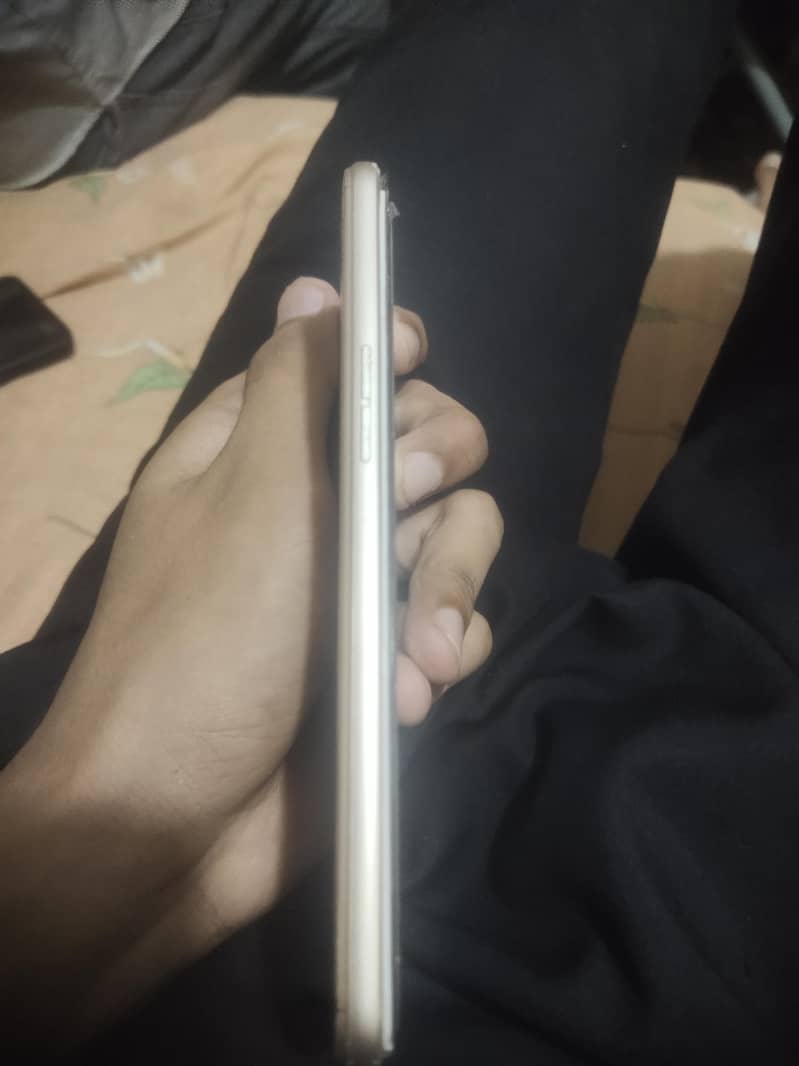 OPPO A37 1