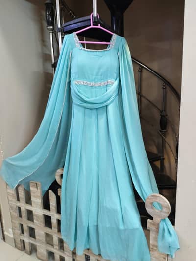 elegant sea green formal gown in excellent condition