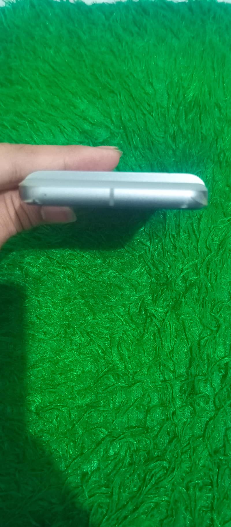 Google Pixel 8 4
