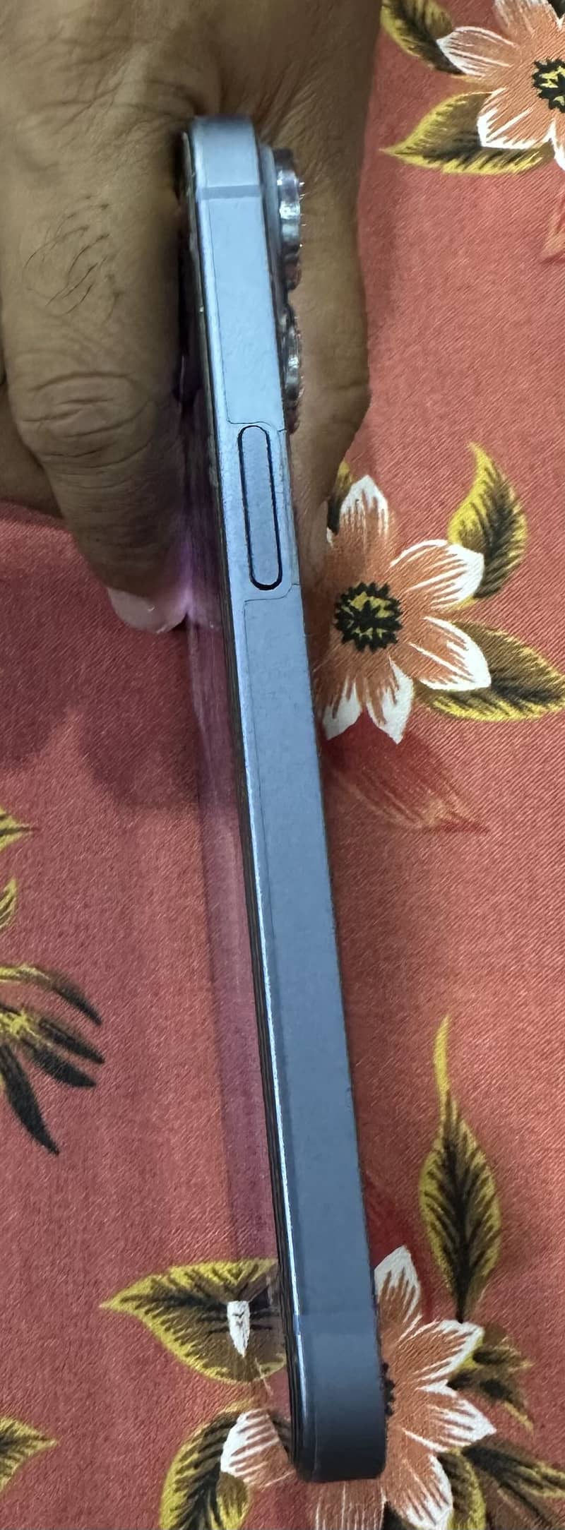 Apple iPhone 14 4