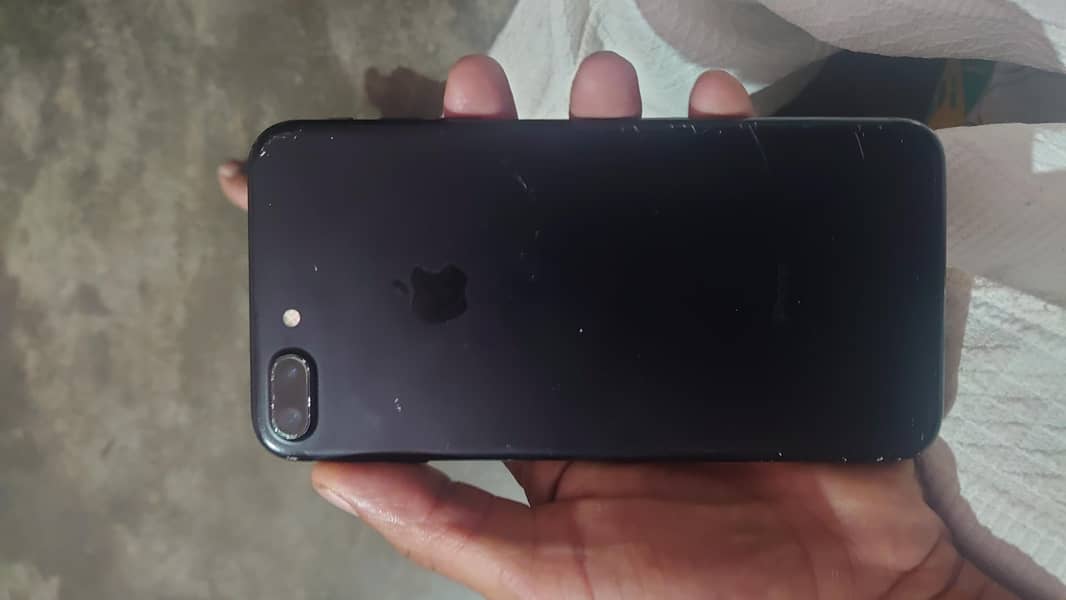 Apple iPhone 7 Plus 3