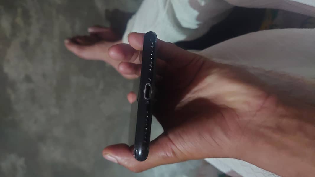 Apple iPhone 7 Plus 5