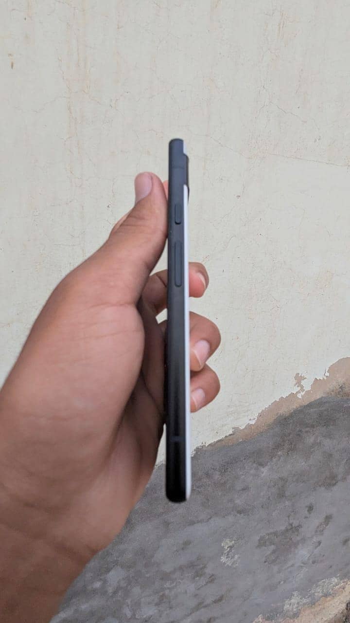 Google Pixel 6a 4