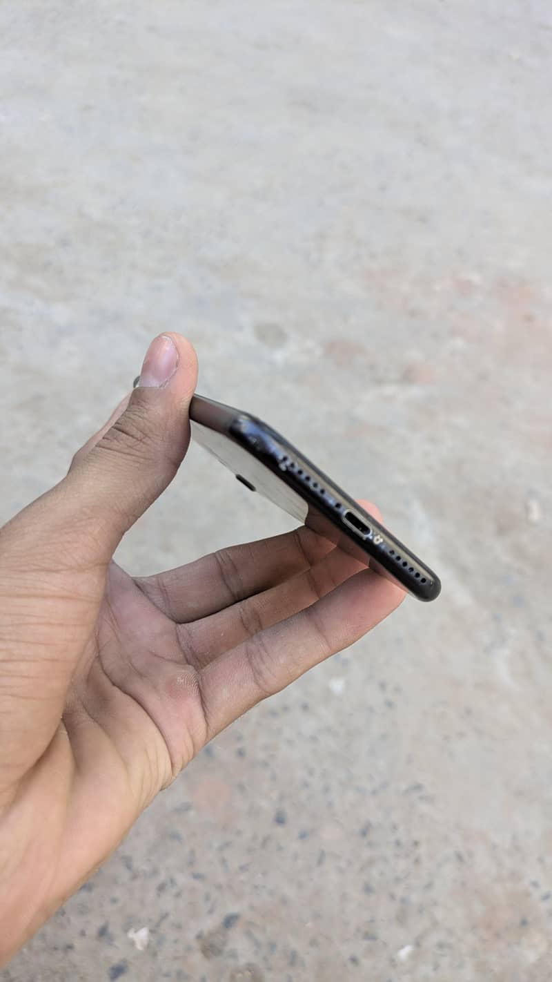 Apple iPhone 7 0