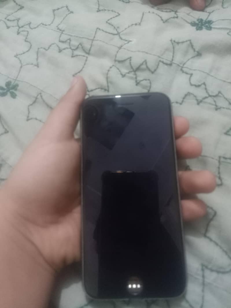 Apple iPhone 7 2