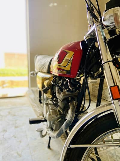 HONDA CG 125 SELF START GOLD EDITION