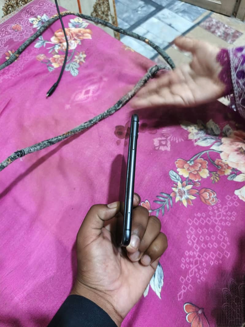 Apple iPhone 11 2