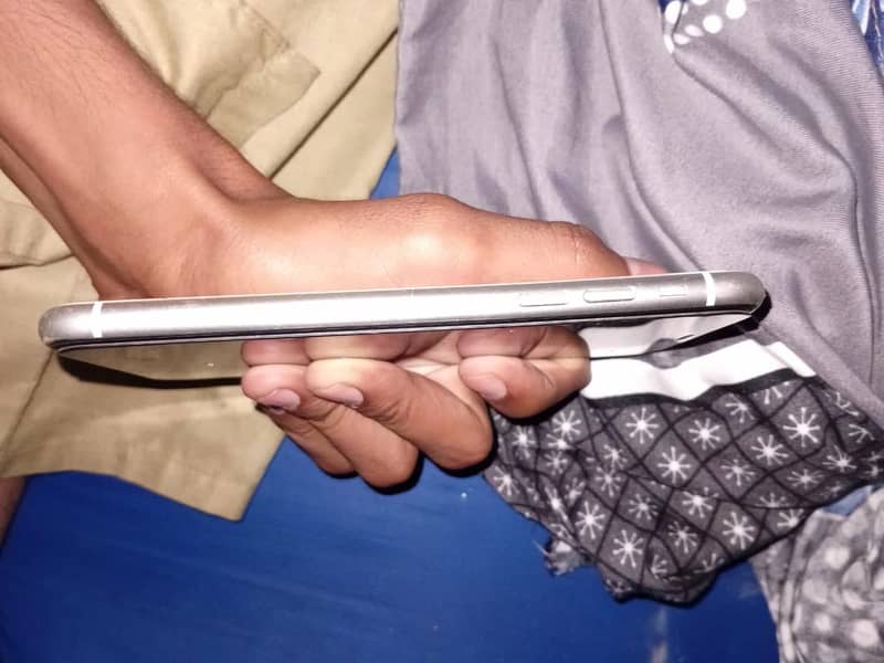 Iphone 11 4