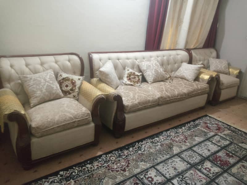 7 seater sofa 0