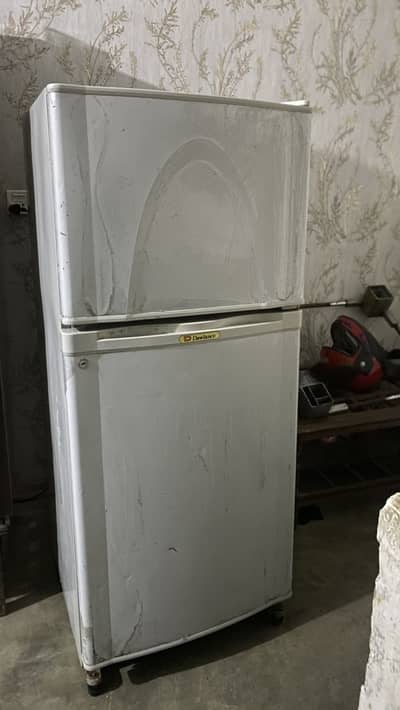 Dawlance Fridge Medium Size