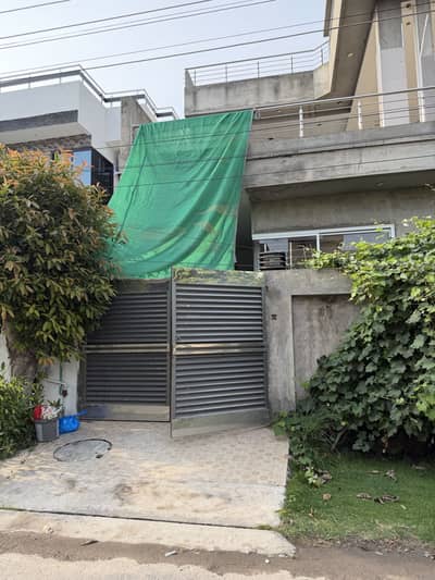 Room for Rent In River Garden