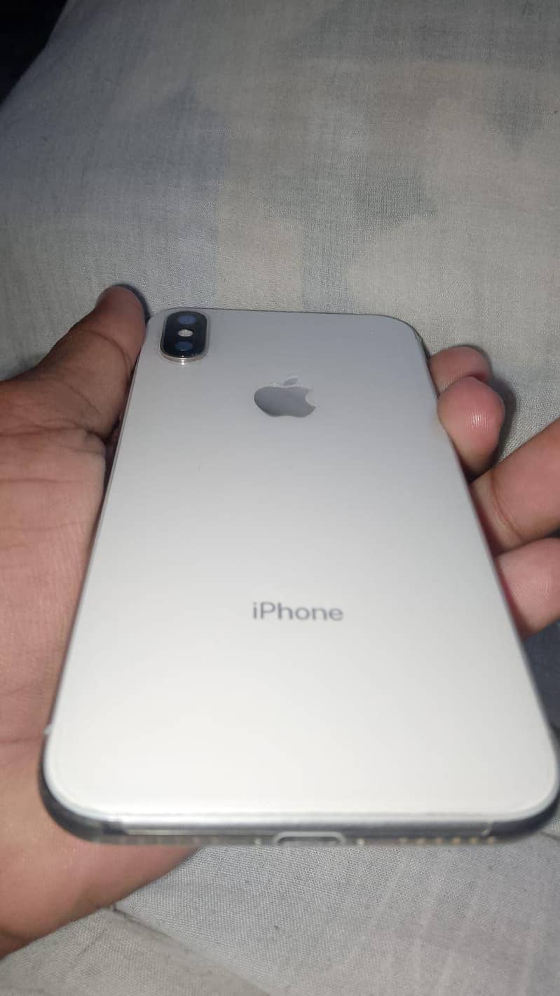 Apple iPhone X 4