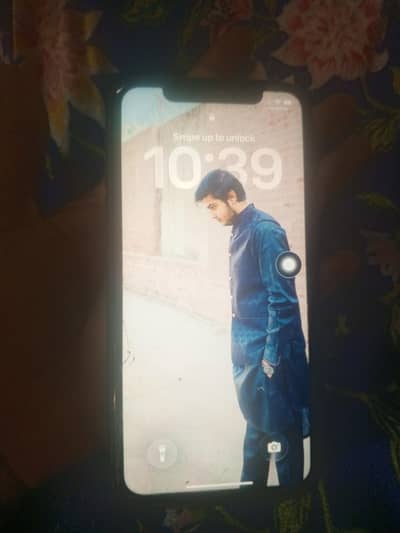 I phon 11 jv 64 22 pas  all ok condition 10.10 battery 92 original