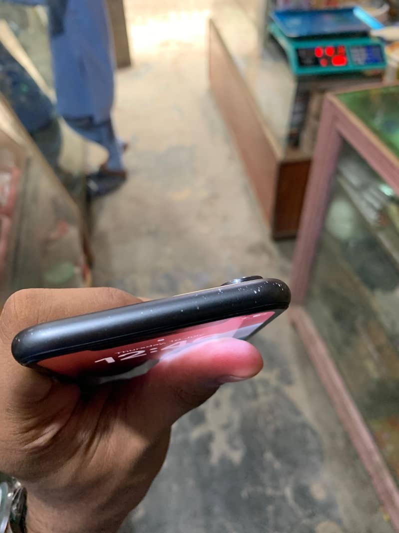 Apple iPhone 11 6