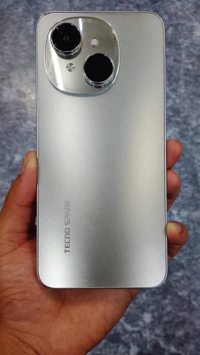 Tecno Spark Go 1