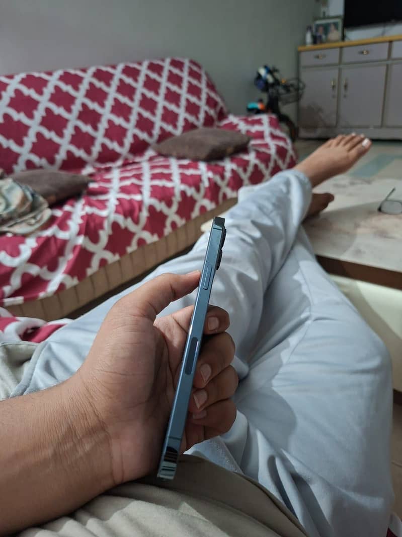 Apple iPhone 12 Pro Max 4