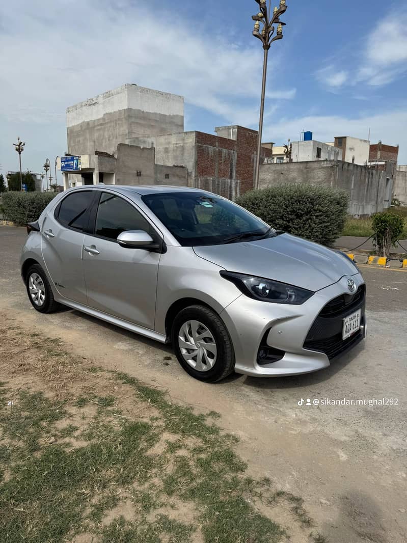 Yaris hatch back 3
