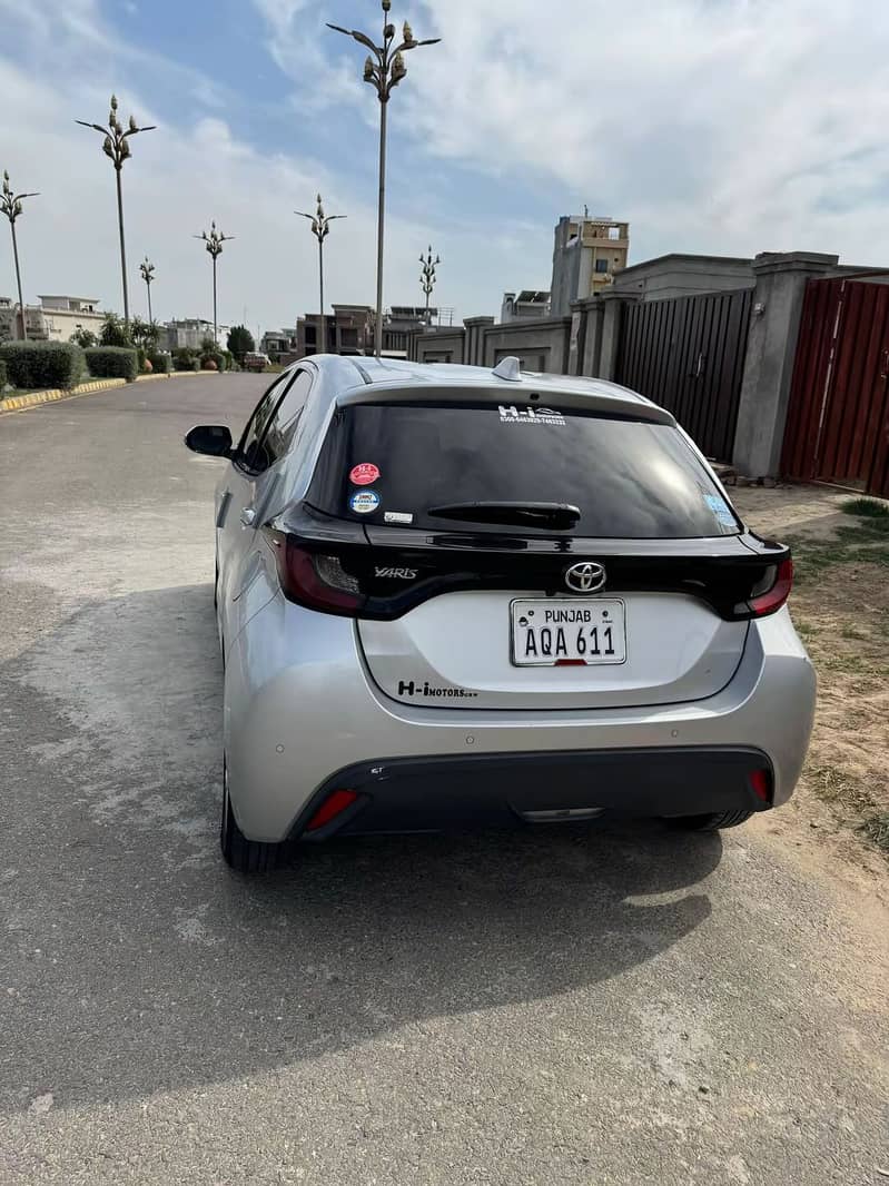 Yaris hatch back 4