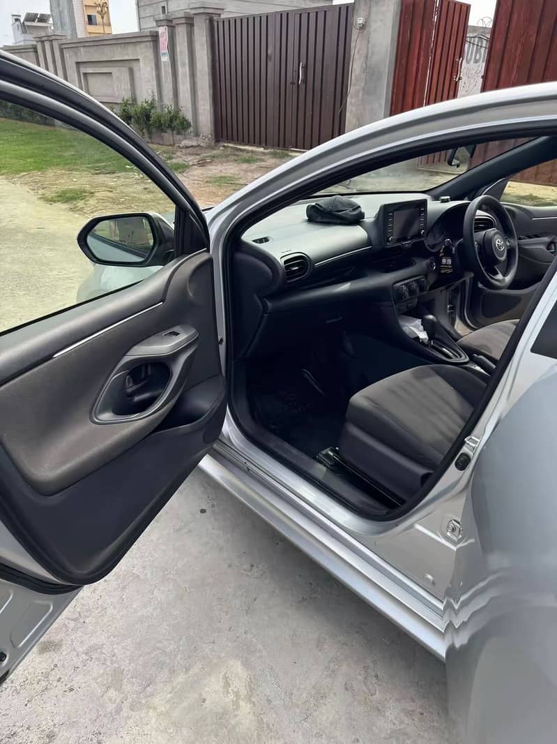 Yaris hatch back 6