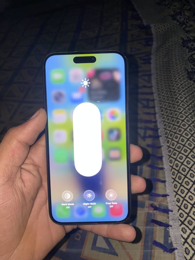 Apple iPhone 16 Plus 0
