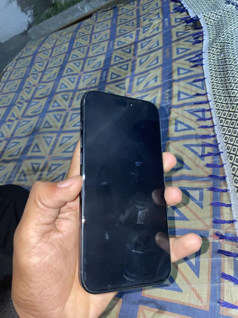 Apple iPhone 16 Plus 3