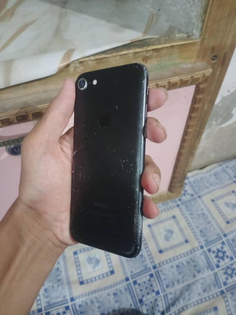 Apple iPhone 7 2