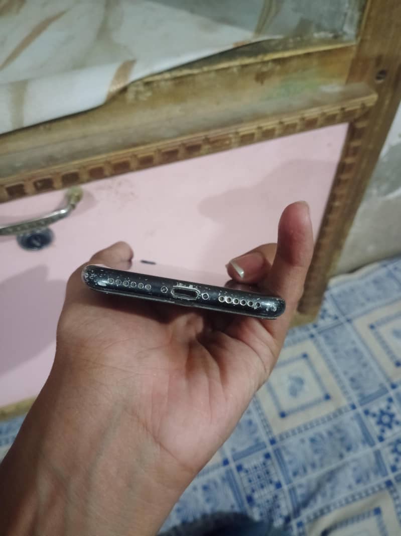 Apple iPhone 7 4