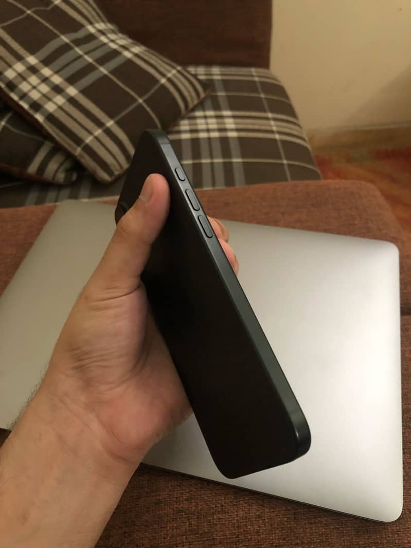 Apple iPhone 16 Plus 4