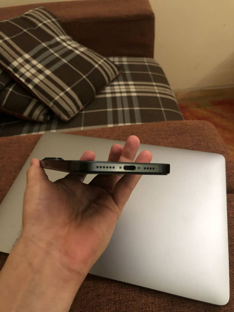 Apple iPhone 16 Plus 2