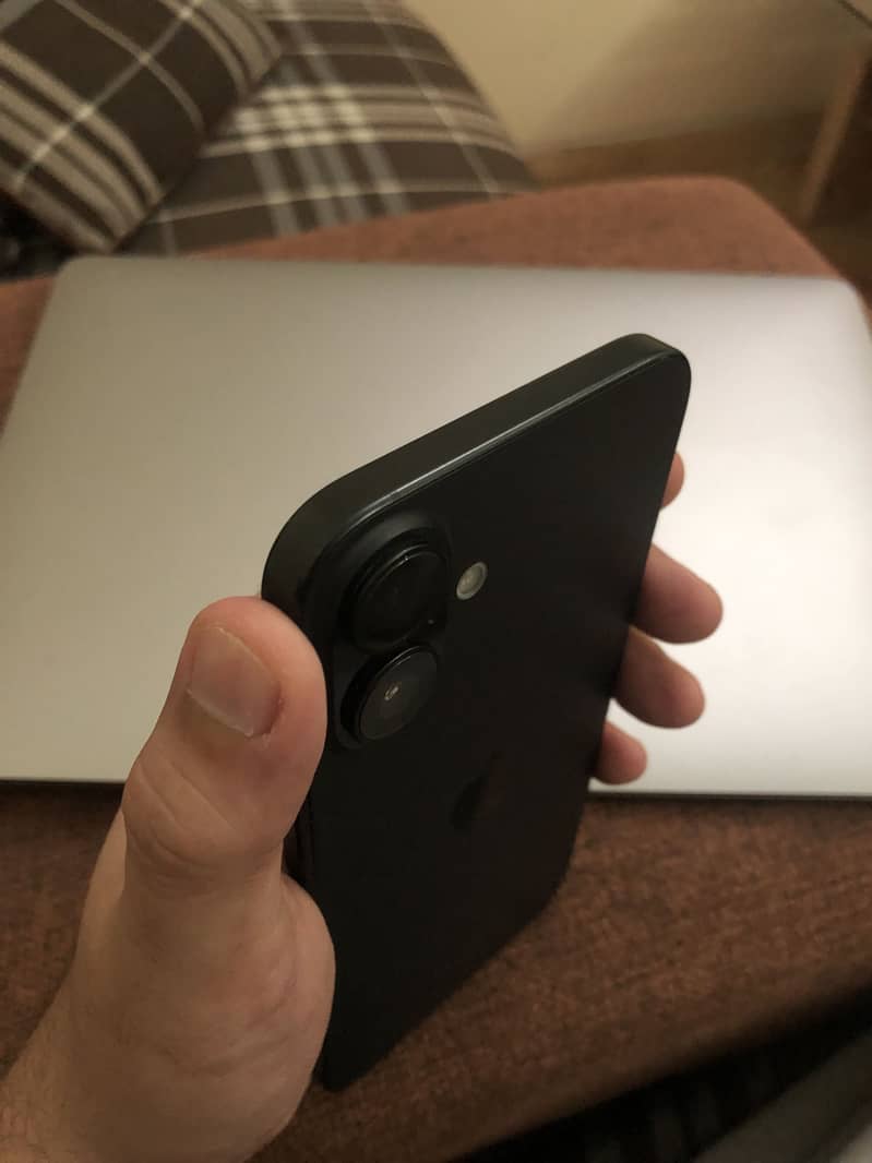 Apple iPhone 16 Plus 5