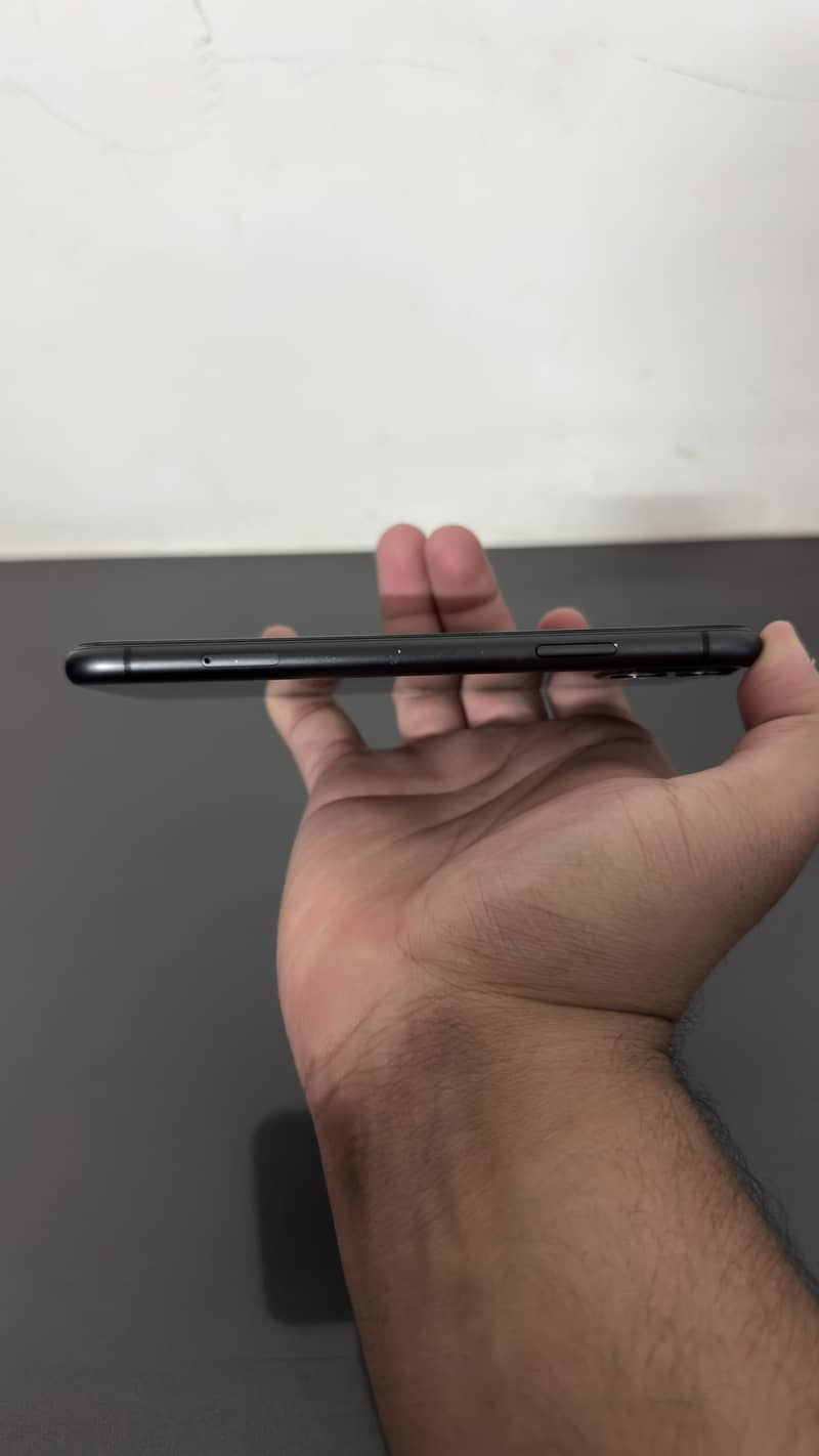 Apple iPhone 11 7