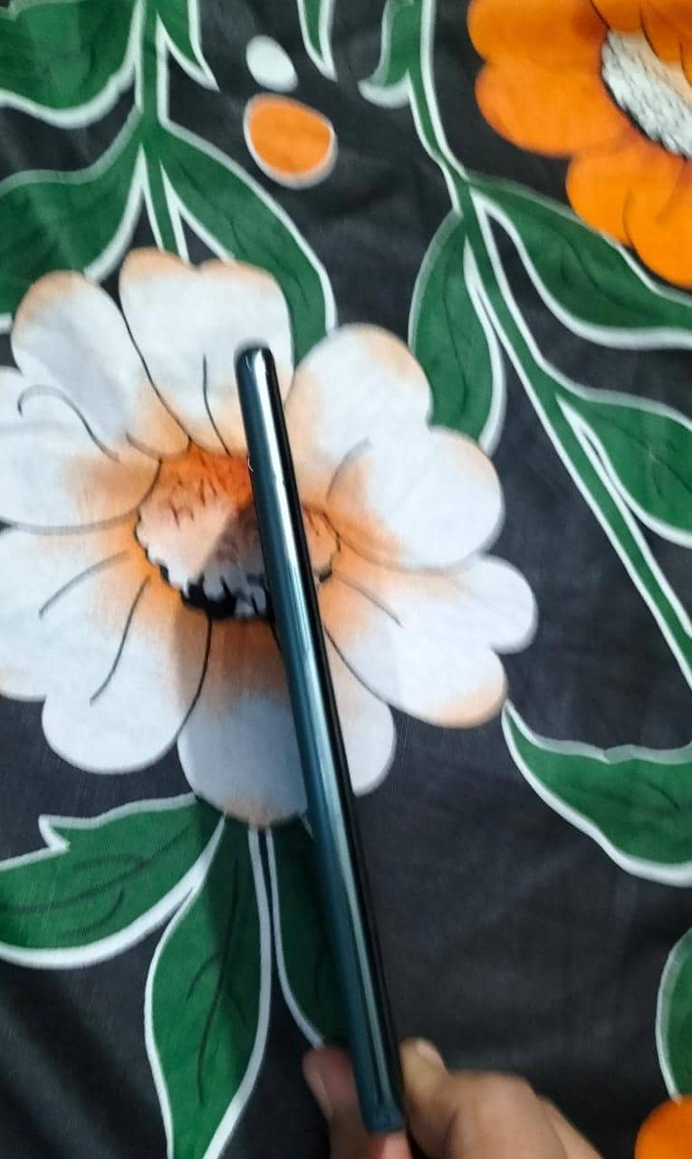 One Plus 10 Pro 4
