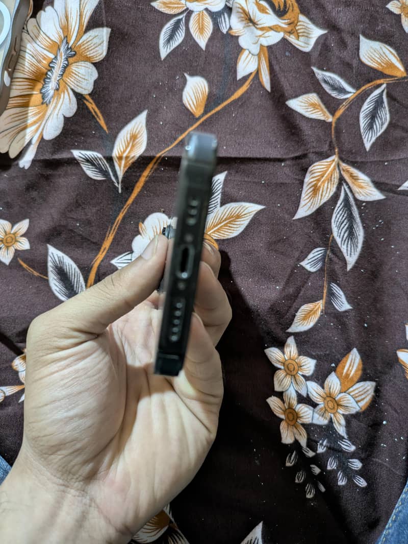 Apple iPhone 14 Pro 2