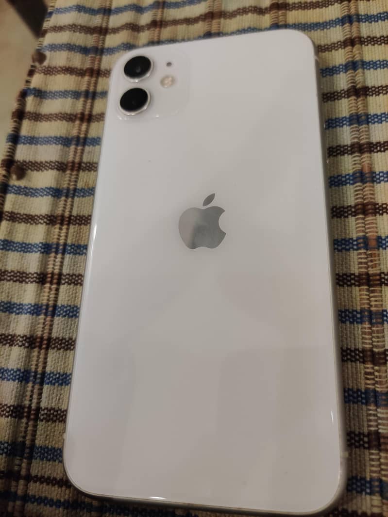 Apple iPhone 11 3