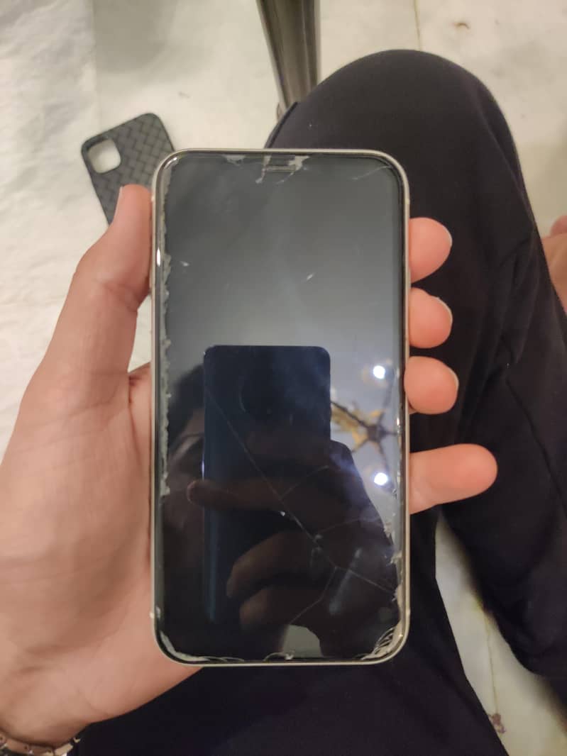 Apple iPhone 11 8