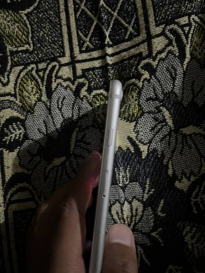 Apple iPhone 7