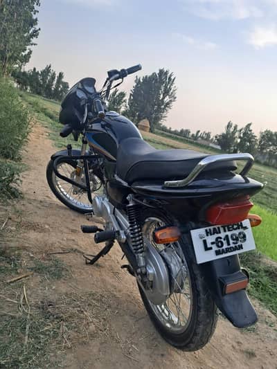 honda deluxe 125 model 2008 mardan number Good condition 