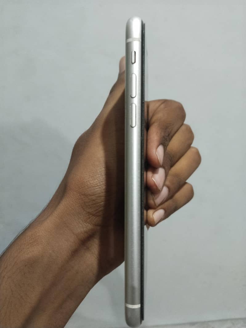 Apple iPhone 11 3
