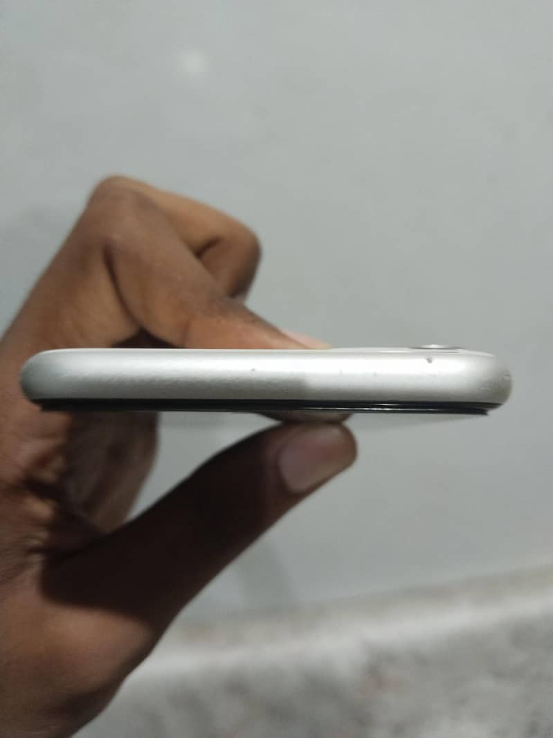 Apple iPhone 11 5