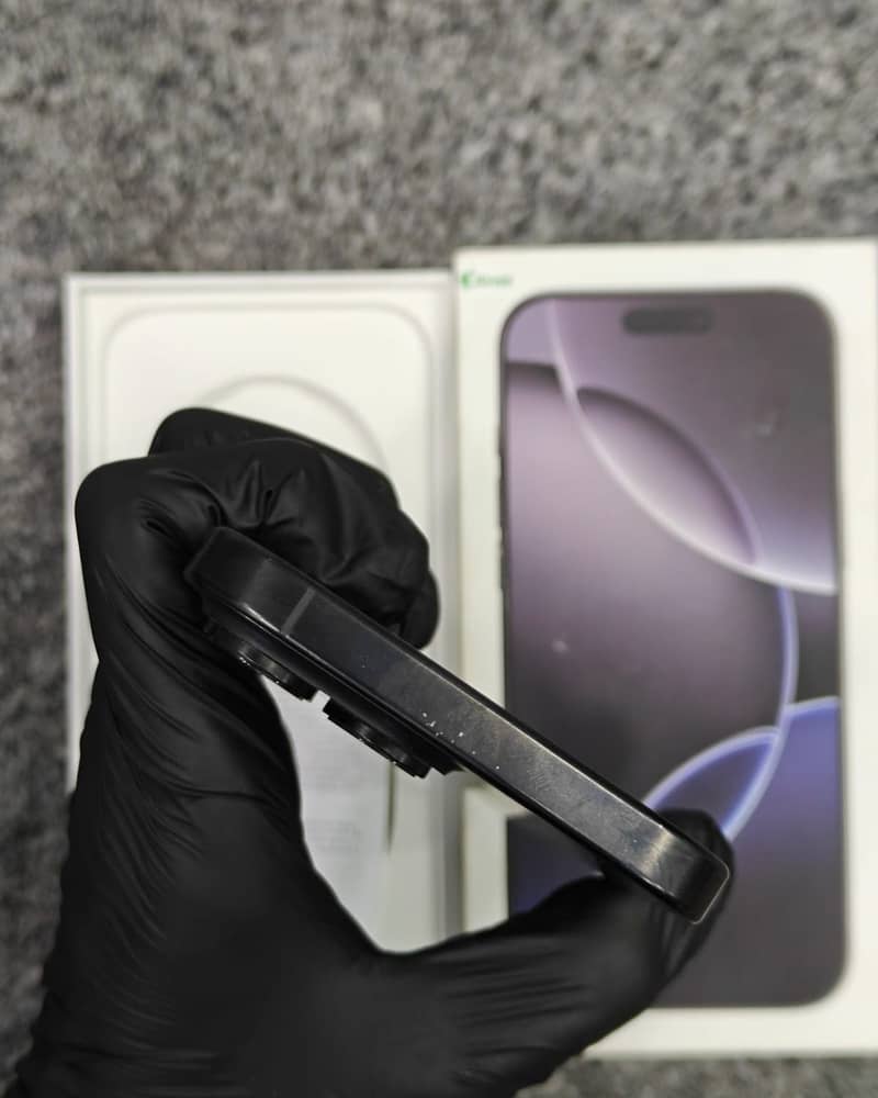 IPhone 16 Pro Max 6