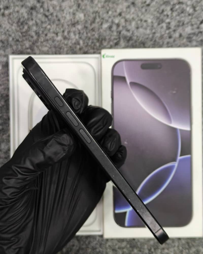 IPhone 16 Pro Max 7