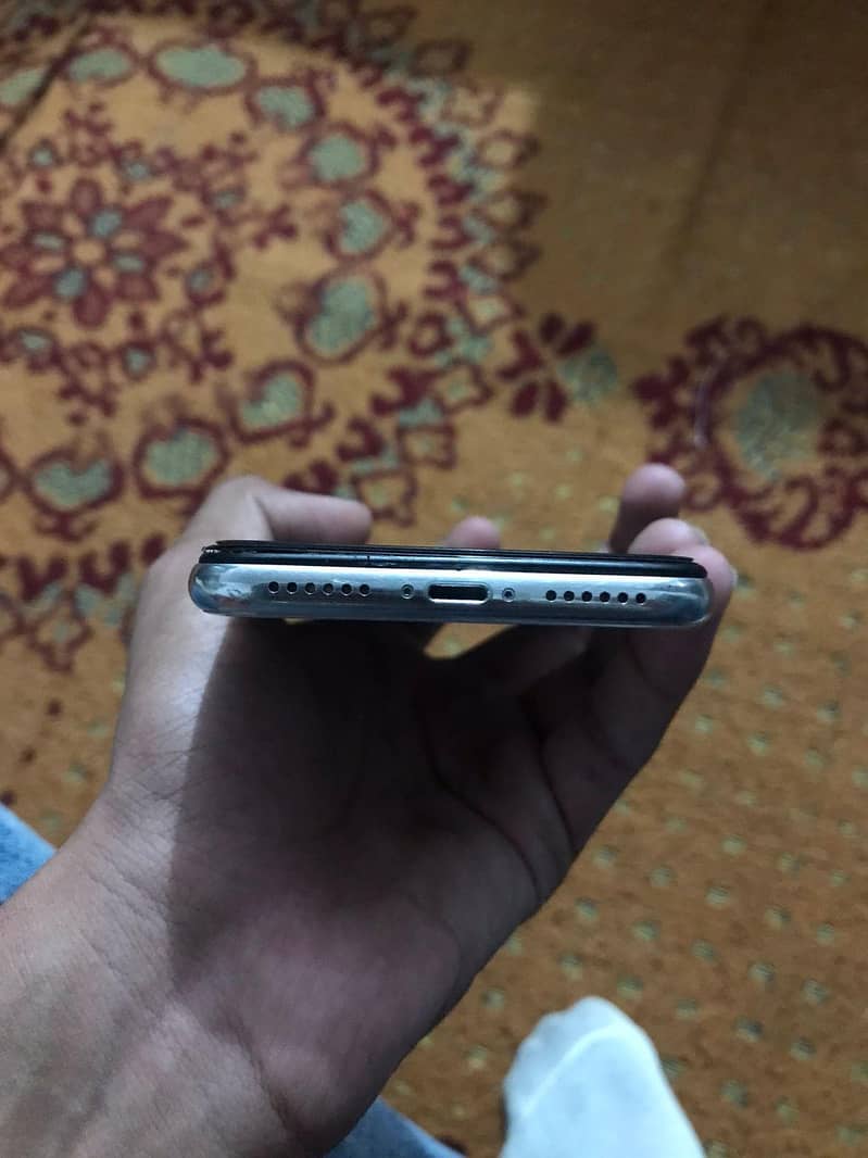 Apple iPhone X 3