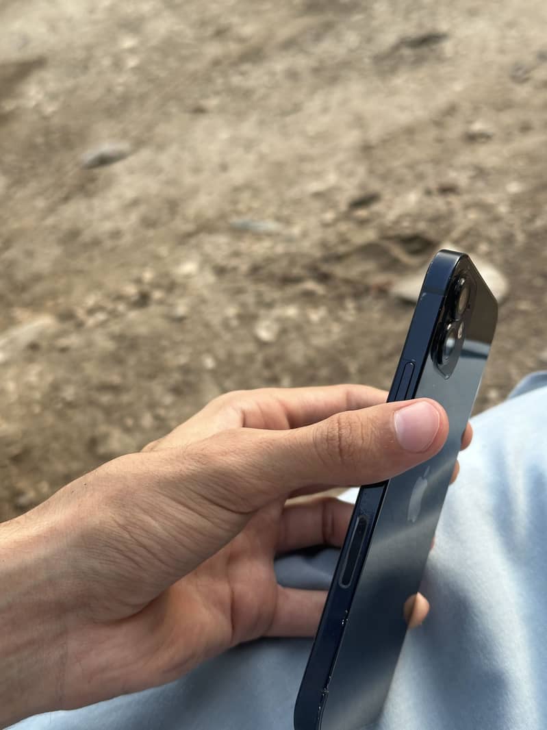 Apple iPhone 12 0