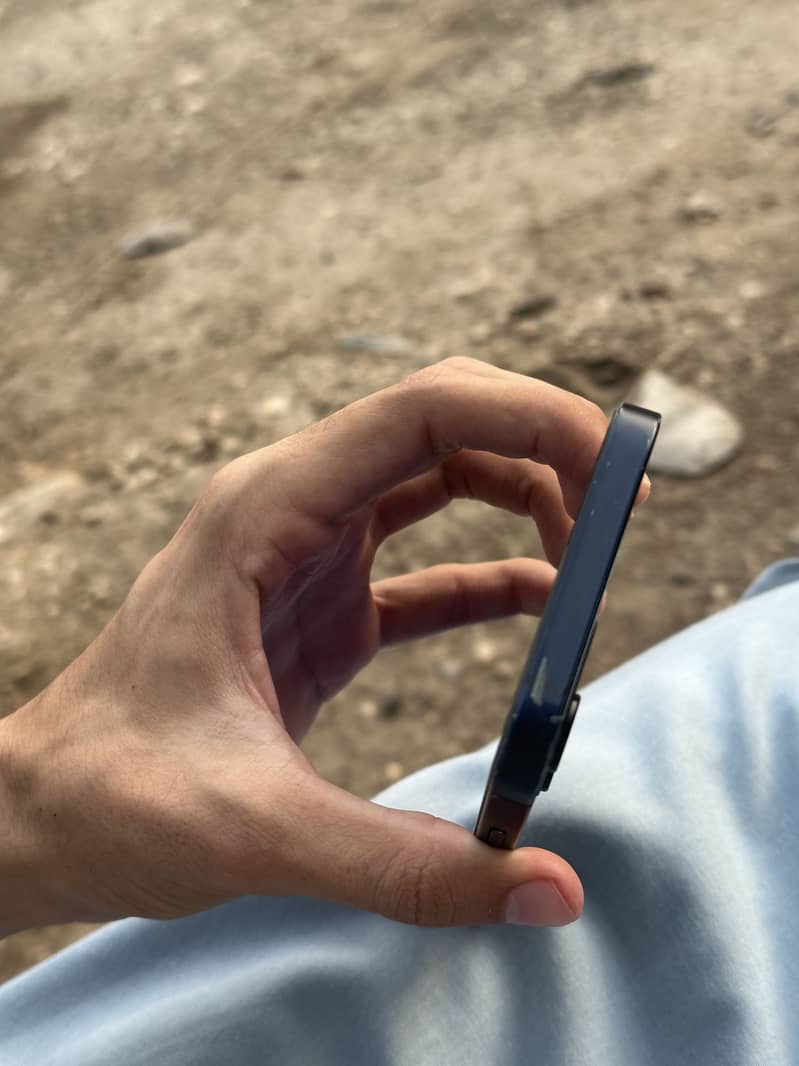 Apple iPhone 12 1