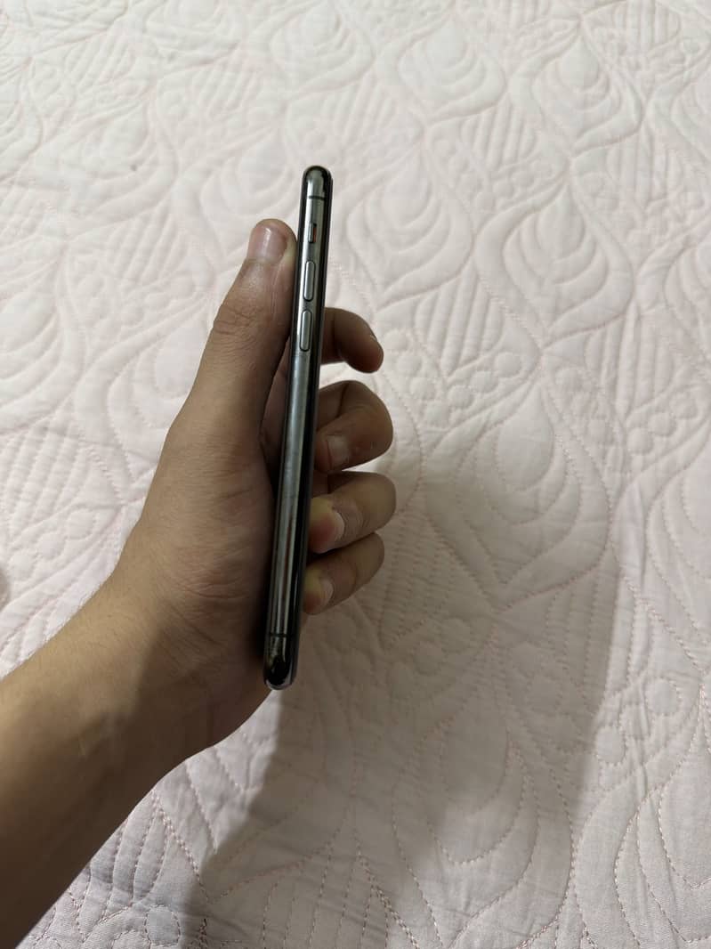 Iphone 11 pro 4