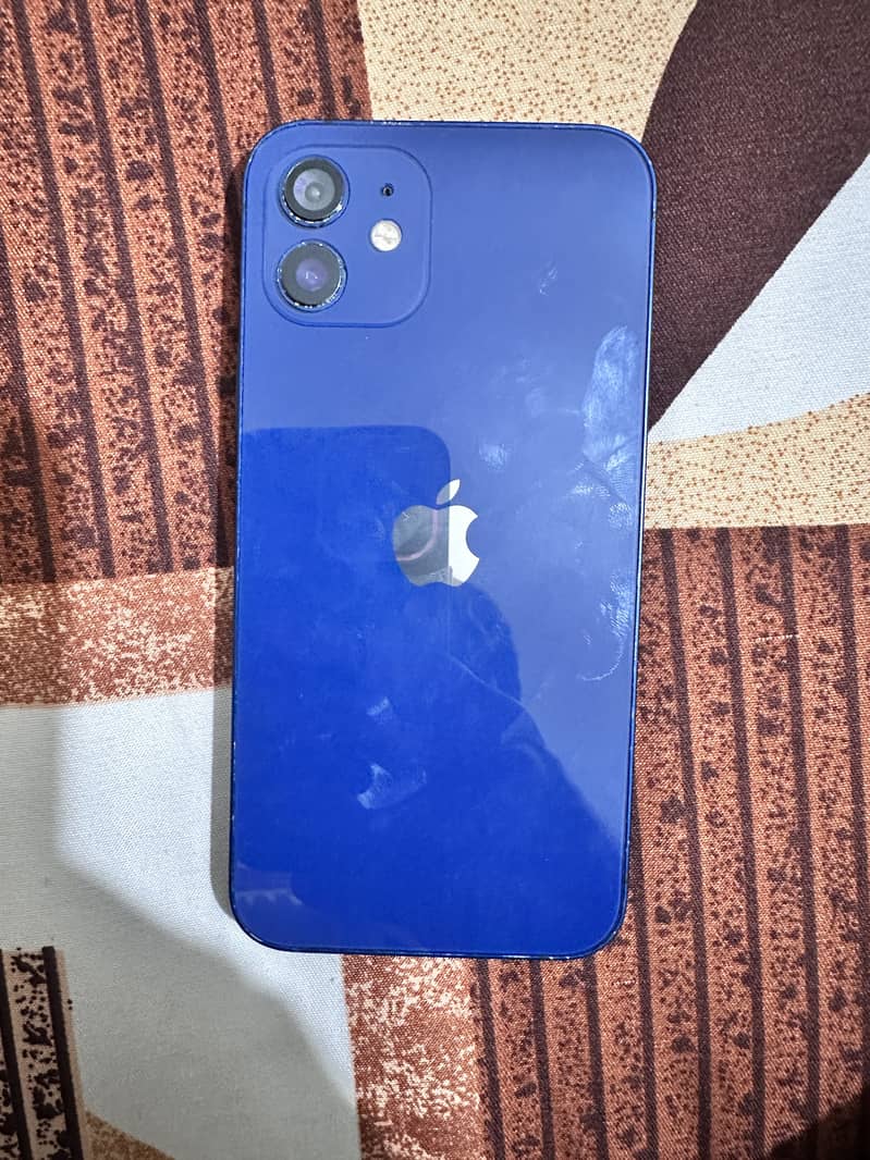 Apple iPhone 12 4