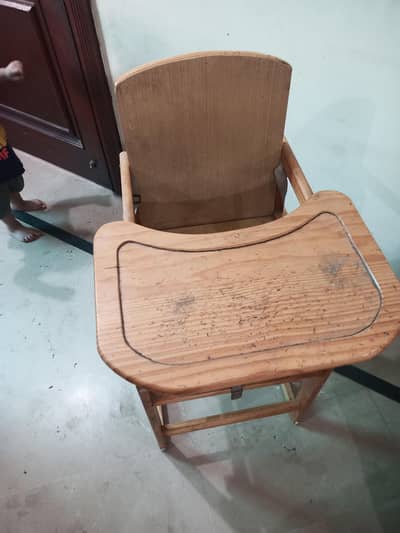 kids wooden high chair 2in1. can be separated as table chair.