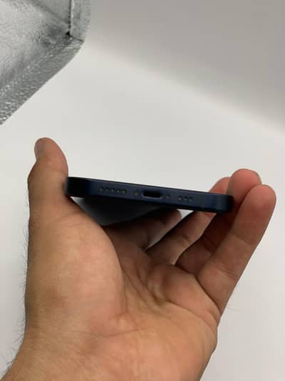Apple iPhone 12