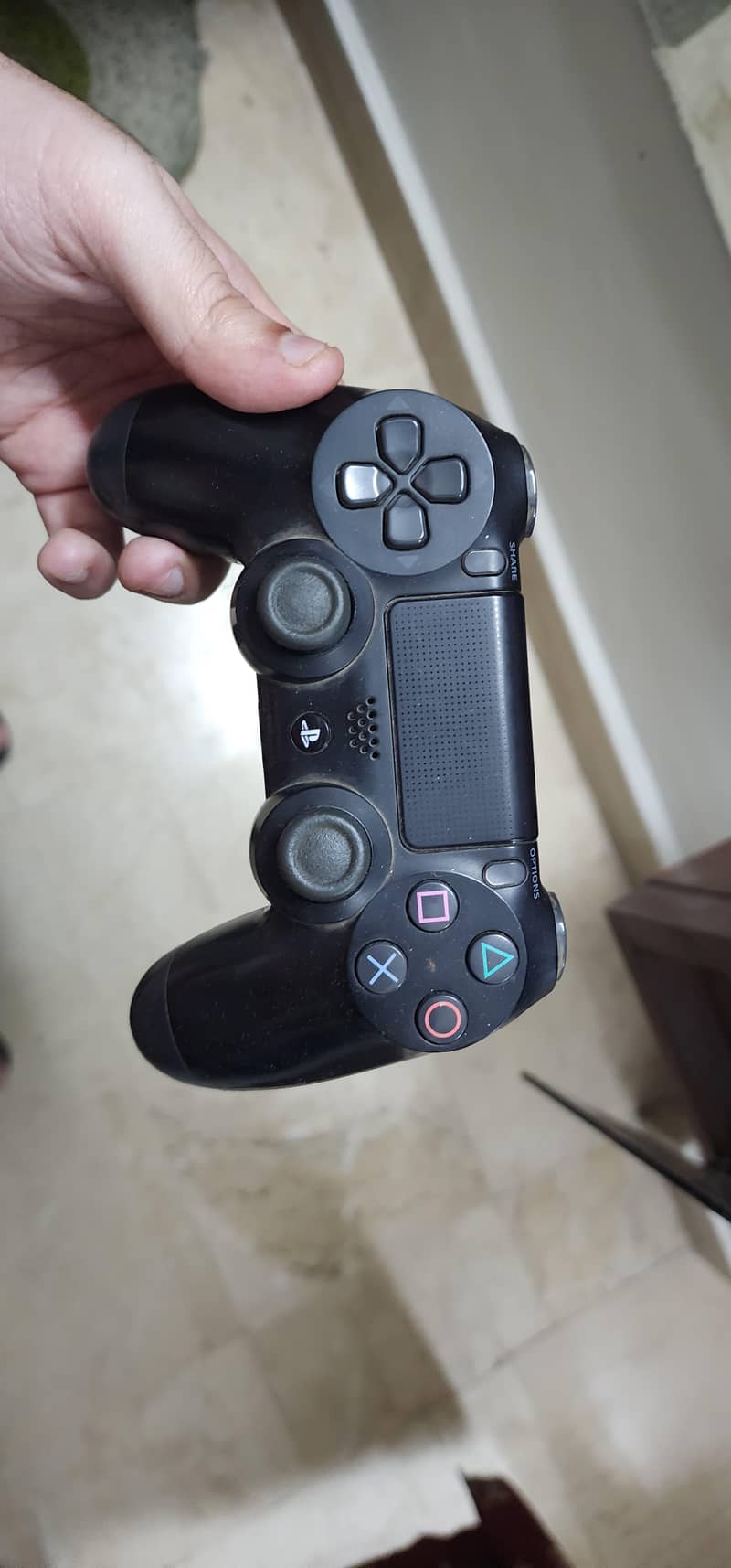 ps4 geniune controller. 1